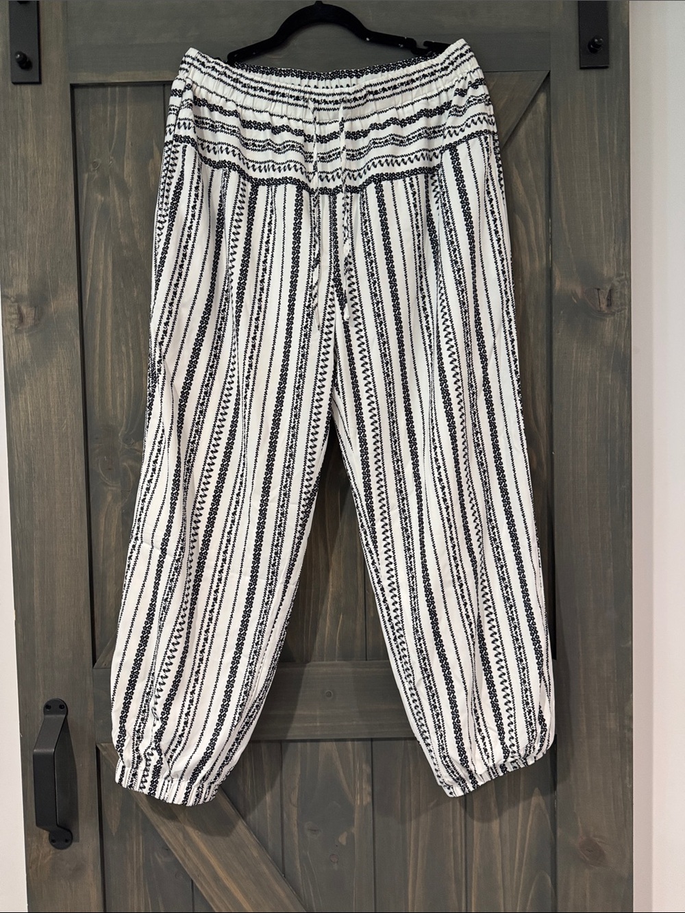 Like new Striped Elastic Waist Harem Pants - Black & White